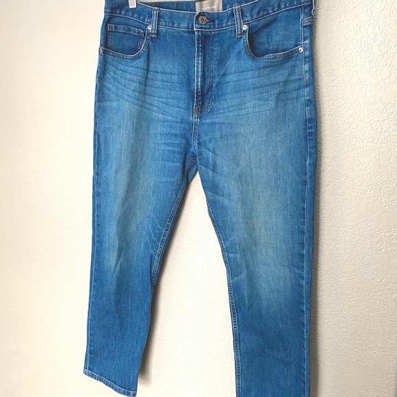 Everlane - Picture 1 of 4